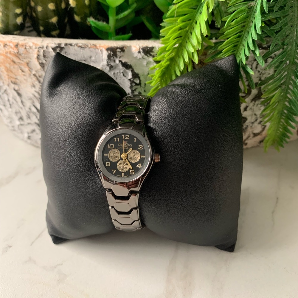 Denacci ladies watch.